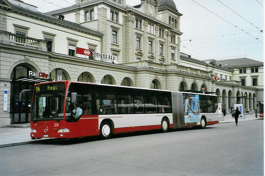 (090'509) - SW Winterthur - Nr. 324/ZH 687'324 - Mercedes am 11. November 2006 beim Hauptbahnhof Winterthur