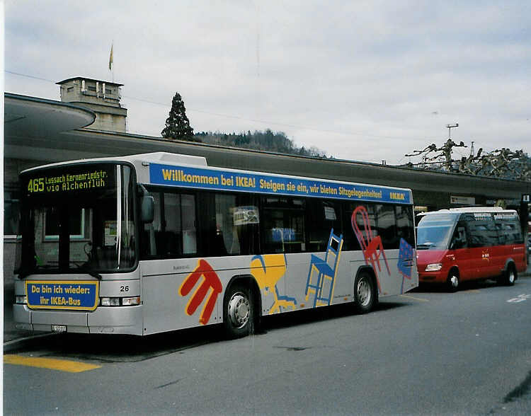 (090'937) - Busland, Burgdorf - Nr. 26/BE 122'011 - Scania/Hess am 10. Dezember 2006 beim Bahnhof Burgdorf