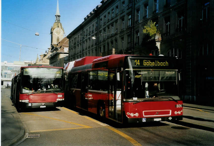 (091'614) - Bernmobil, Bern - Nr. 260/BE 572'260 - Volvo/Hess + Nr. 806/BE 612'806 - Volvo am 14. Januar 2007 beim Bahnhof Bern
