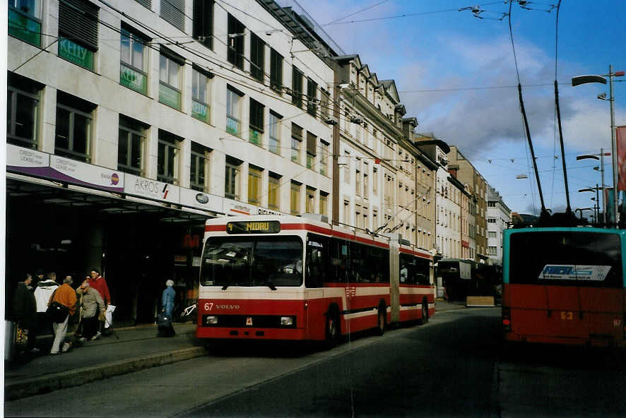 (091'708) - VB Biel - Nr. 67 - Volvo/R&J Gelenktrolleybus am 20. Januar 2007 in Biel, Guisanplatz 
