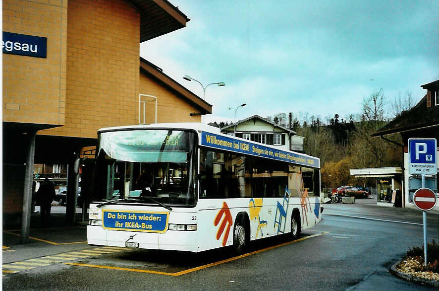 (092'426) - Busland, Burgdorf - Nr. 32/BE 567'512 - Volvo/Hess (ex AAGK Koppigen Nr. 12) am 3. Mrz 2007 beim Bahnhof Hasle-Regsau