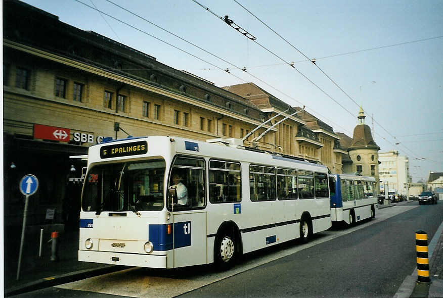 (092'519) - TL Lausanne - Nr. 751 - NAW/Lauber Trolleybus am 17. Mrz 2007 beim Bahnhof Lausanne