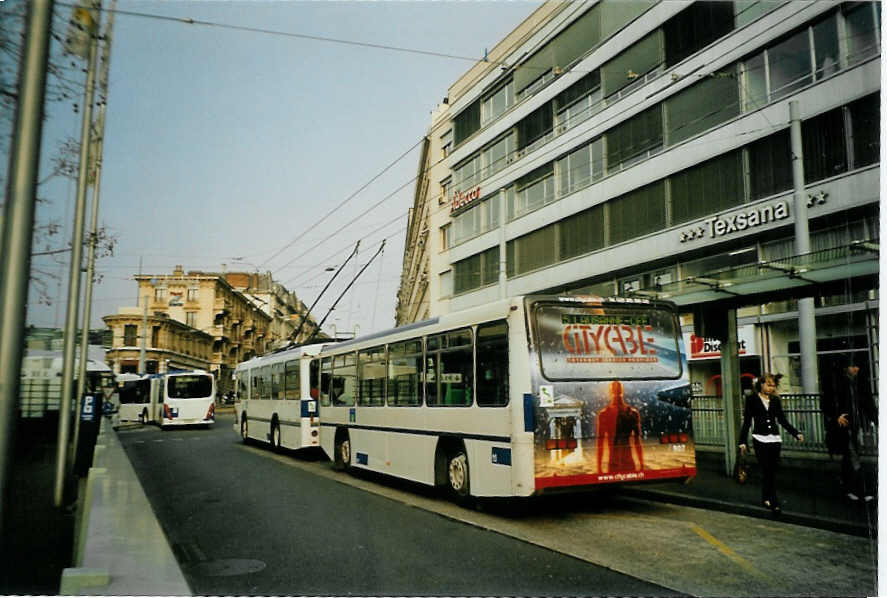 (092'527) - TL Lausanne - Nr. 907 - Lanz+Marti/Hess Personenanhnger am 17. Mrz 2007 beim Bahnhof Lausanne