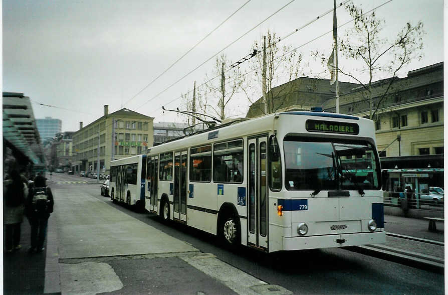 (092'534) - TL Lausanne - Nr. 779 - NAW/Lauber Trolleybus am 17. Mrz 2007 beim Bahnhof Lausanne