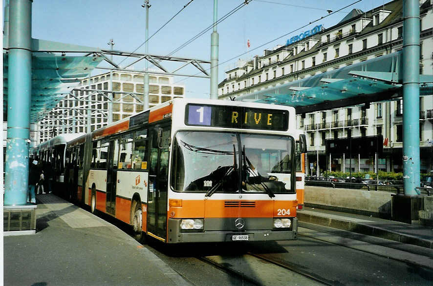 (092'919) - TPG Genve - Nr. 204/GE 96'538 - Mercedes am 17. Mrz 2007 beim Bahnhof Genve