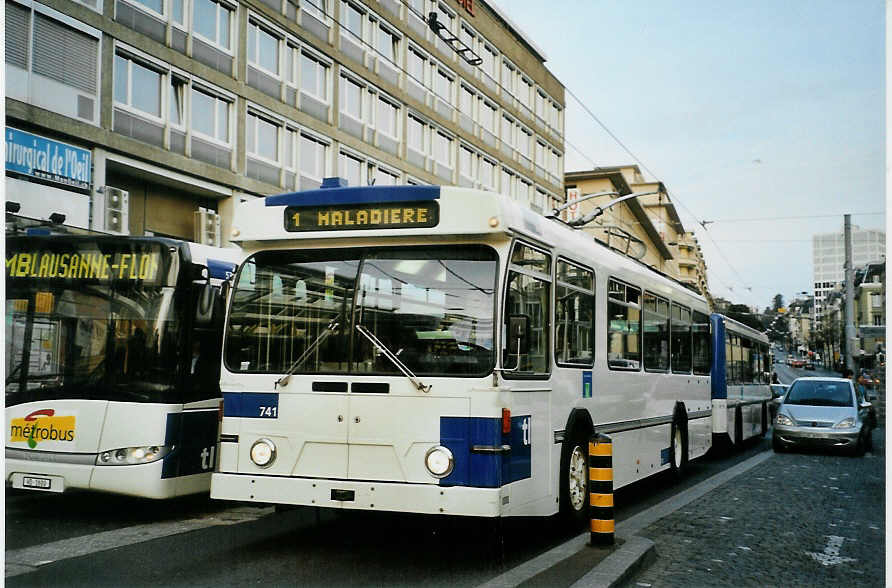 (093'006) - TL Lausanne - Nr. 741 - FBW/Hess Trolleybus am 17. Mrz 2007 beim Bahnhof Lausanne