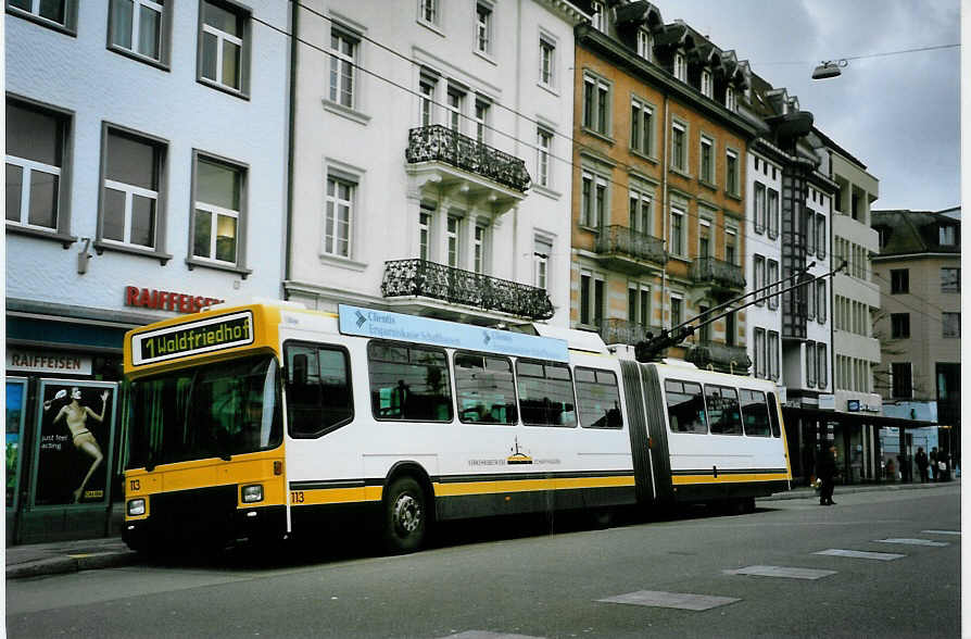 (093'225) - VBSH Schaffhausen - Nr. 113 - NAW/Hess Gelenktrolleybus am 22. Mrz 2007 beim Bahnhof Schaffhausen