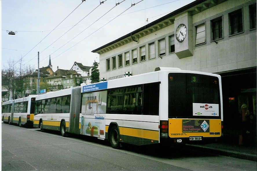 (093'306) - VBSH Schaffhausen - Nr. 18/SH 38'018 - Volvo/Hess am 22. Mrz 2007 beim Bahnhof Schaffhausen