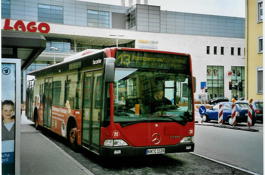 (093'501) - SWK Konstanz - Nr. 28/KN-C 1128 - Mercedes am 31. Mrz 2007 beim Bahnhof Konstanz