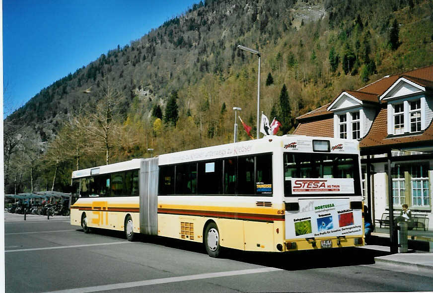 (093'822) - STI Thun - Nr. 63/BE 433'663 - Mercedes am 11. April 2007 beim Bahnhof Interlaken Ost
