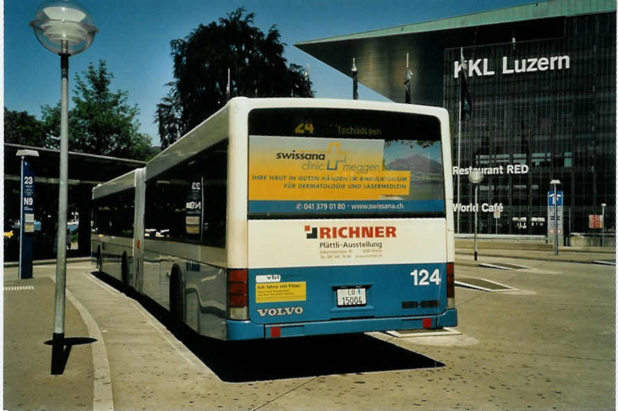 (096'229) - VBL Luzern - Nr. 124/LU 15'004 - Volvo/Hess am 15. Juli 2007 beim Bahnhof Luzern