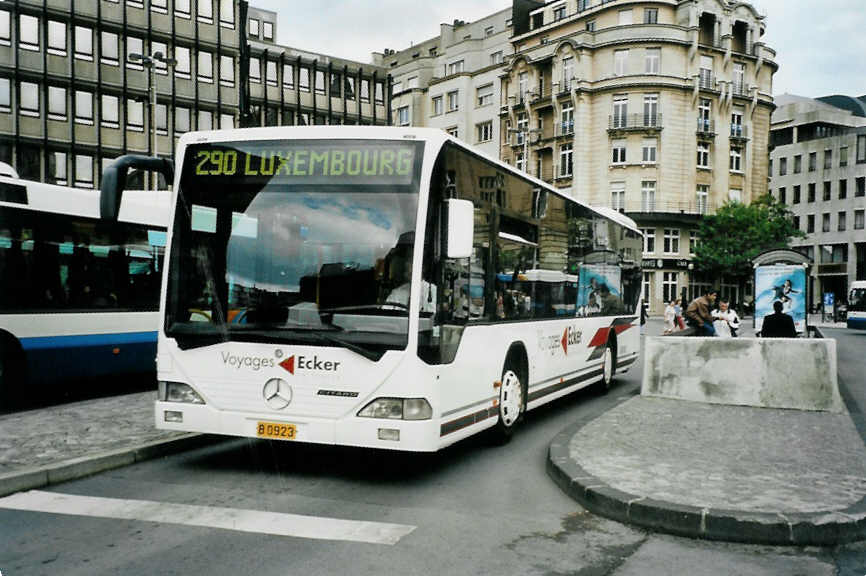 (098'903) - Ecker, Steinsel - B 0923 - Mercedes am 24. September 2007 in Luxembourg, Place Hamilius