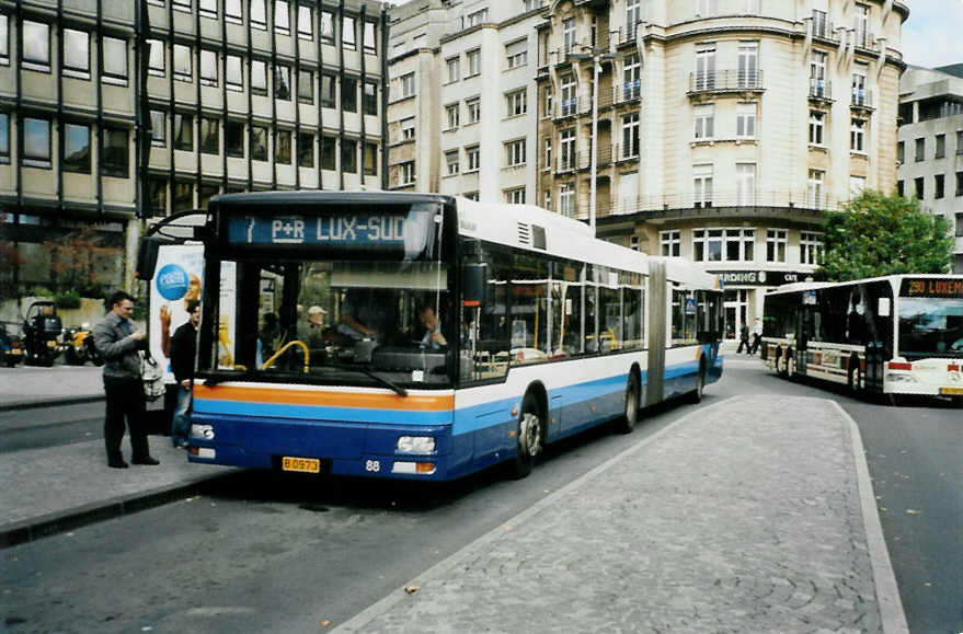 (098'915) - AVL Luxembourg - Nr. 88/B 0973 - MAN am 24. September 2007 in Luxembourg, Place Hamilius