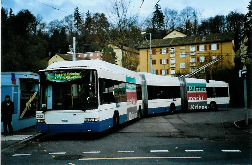 (101'508) - VBL Luzern - Nr. 232 - Hess/Hess Doppelgelenktrolleybus am 26. November 2007 in Luzern, Maihof