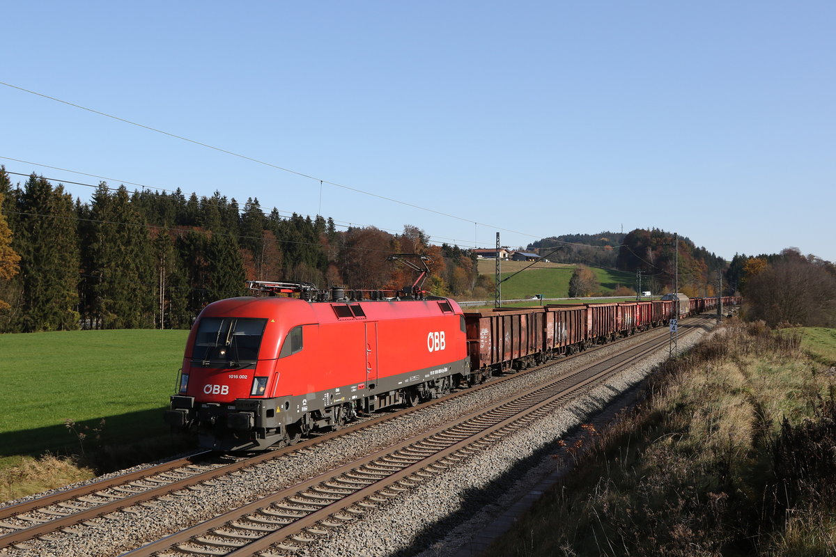 1016 002 aus Salzburg kommend am 9. November 2020 bei Grabensttt.