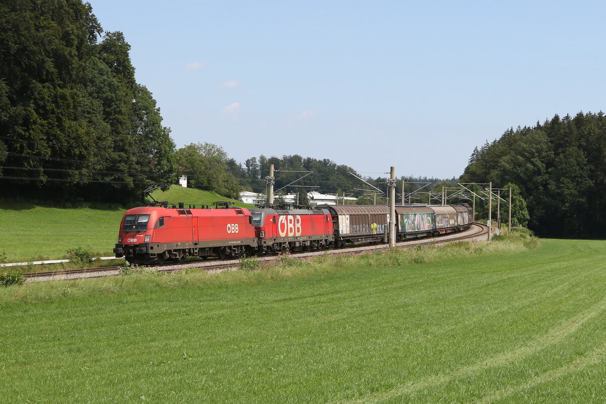 1016 008 und 1293 022 waren am 7. August 2024 bei Axdorf in Richtung Mnchen unterwegs.