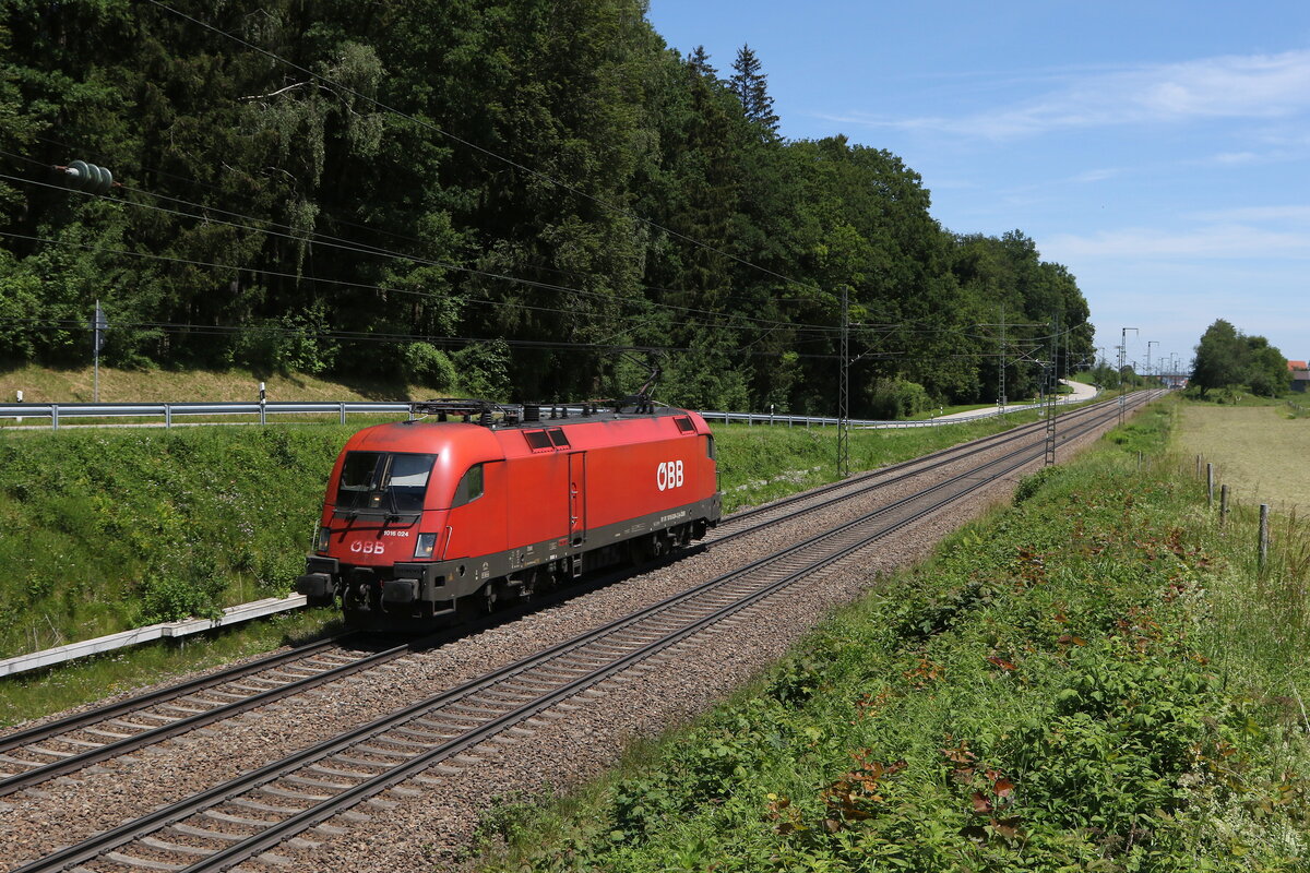 1016 024 alleine aus Salzburg kommend am 18. Juni 024 bei Hufschlag.