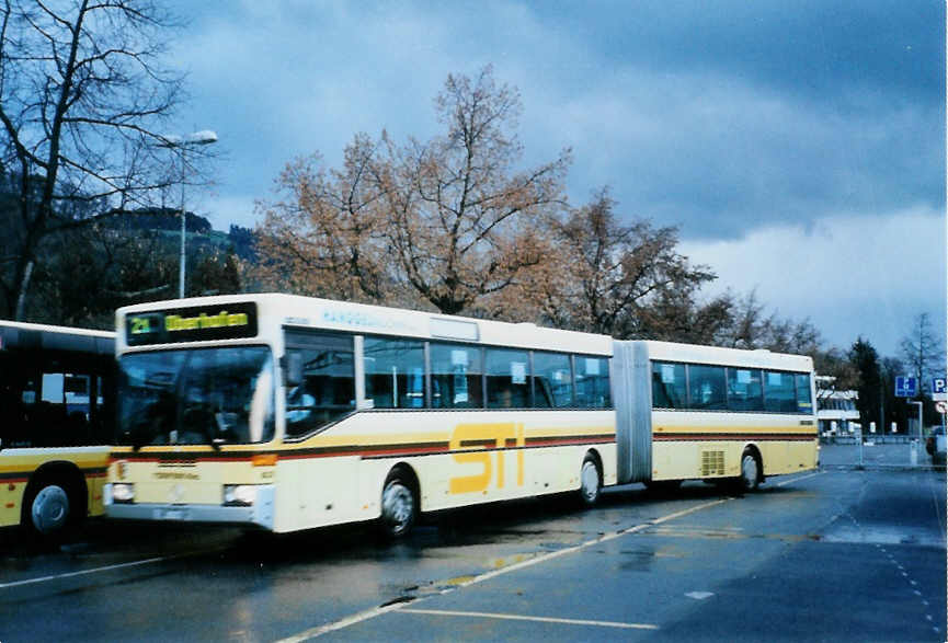 (101'704) - STI Thun - Nr. 63/BE 433'663 - Mercedes am 9. Dezember 2007 beim Bahnhof Thun (prov. Haltestelle)