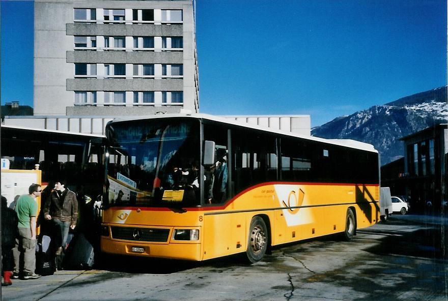 (103'615) - Lathion, Sion - Nr. 8/VS 12'569 - Mercedes am 19. Januar 2008 beim Bahnhof Sion