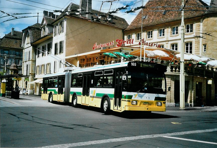 (109'902) - TN Neuchtel - Nr. 165 - FBW/Hess Gelenktrolleybus am 2. August 2008 in Neuchtel, Place Pury