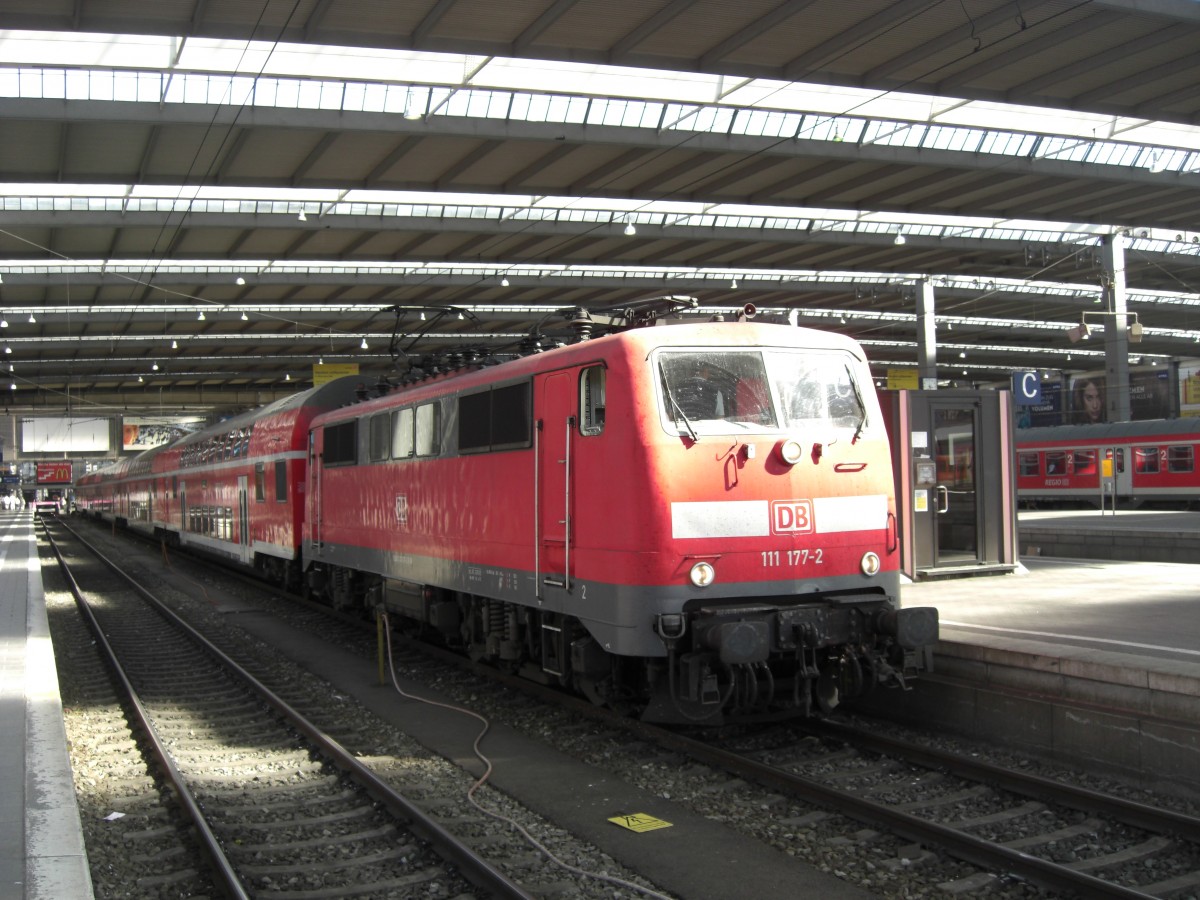 111 177-2 am 31. August 2009 im M�nchner Hauptbahnhof.