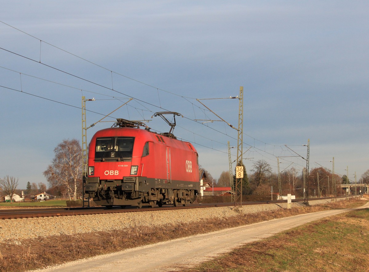 1116 031-6 ganz alleine auf dem Weg nach Salzburg am 31. Dezember 2012 bei �bersee am Chiemsee.