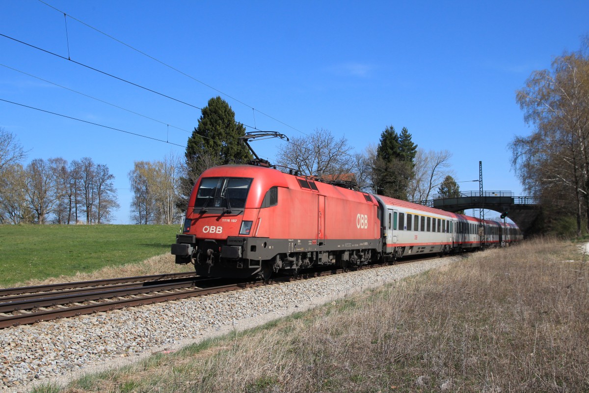 1116 157-7 war am 30. Mrz 2014 bei bersee schiebend in Richtung Salzburg im Einsatz.