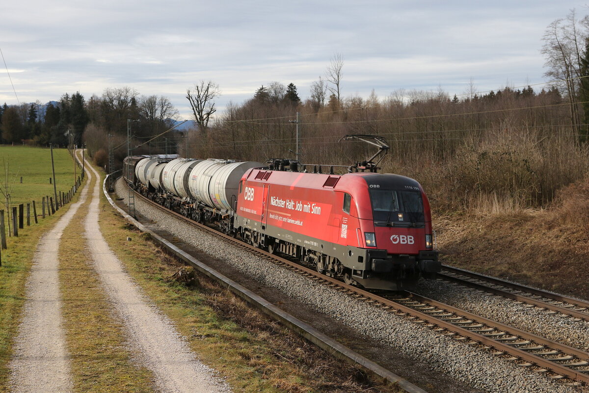 1116 199  N�chster halt: Job mit Sinn  mit einem gemischten G�terzug am 4. Januar 2023 bei Sossau im Chiemgau.
