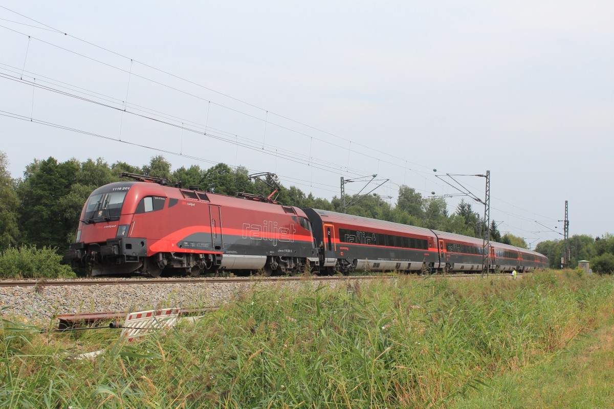 1116 201-5 aus Salzburg kommend am 8. August 2013 bei Bernau am Chiemsee.
