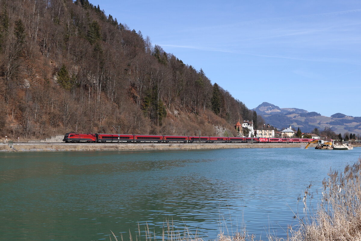 1116 202 und an 2. Stelle 1116 251 waren am 5. M�rz 2025 bei Kustein auf dem Weg nach Innsbruck.