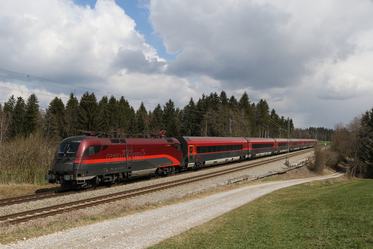 1116 205 aus Salzburg kommend am 31. M�rz 2020 bei Grabenst�tt im Chiemgau.
