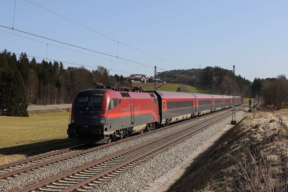 1116 207 aus Salzburg kommend am 25. Februar 2021 bei Grabenst�tt im Chiemgau.