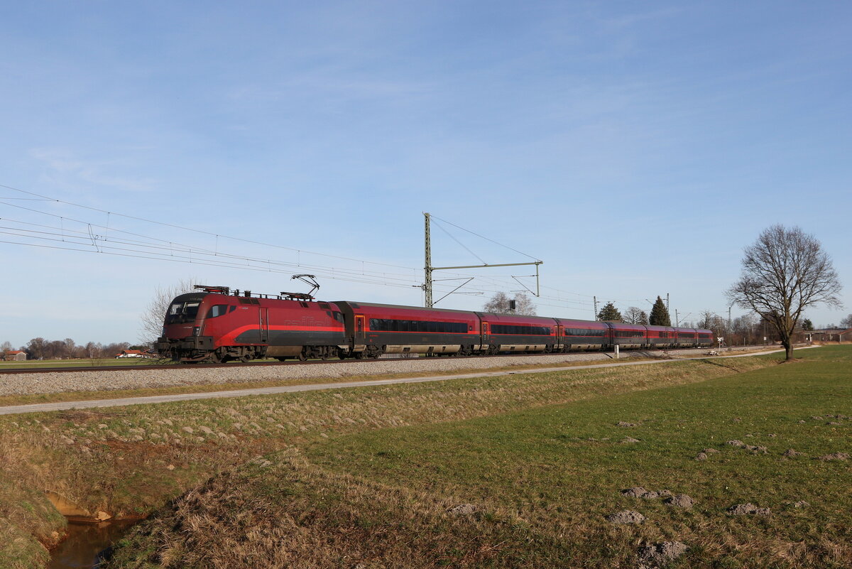 1116 209 aus Salzburg kommend am 1. Januar 2023 bei �bersee am Chiemsee.