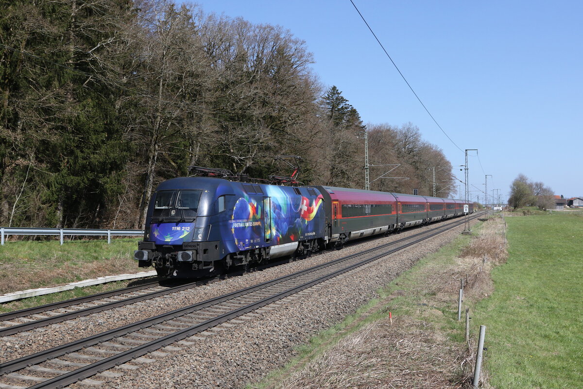 1116 212  Football unites Europe  aus Salzburg kommend am 11. April 2025 bei Hufschlag/Traunstein.