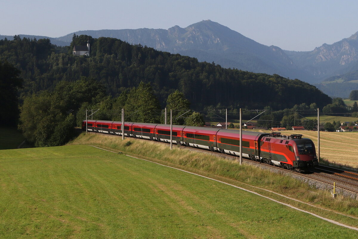 1116 218 war am 13. August 2025 bei Vachendorf in Richtung Salzburg unterwegs.