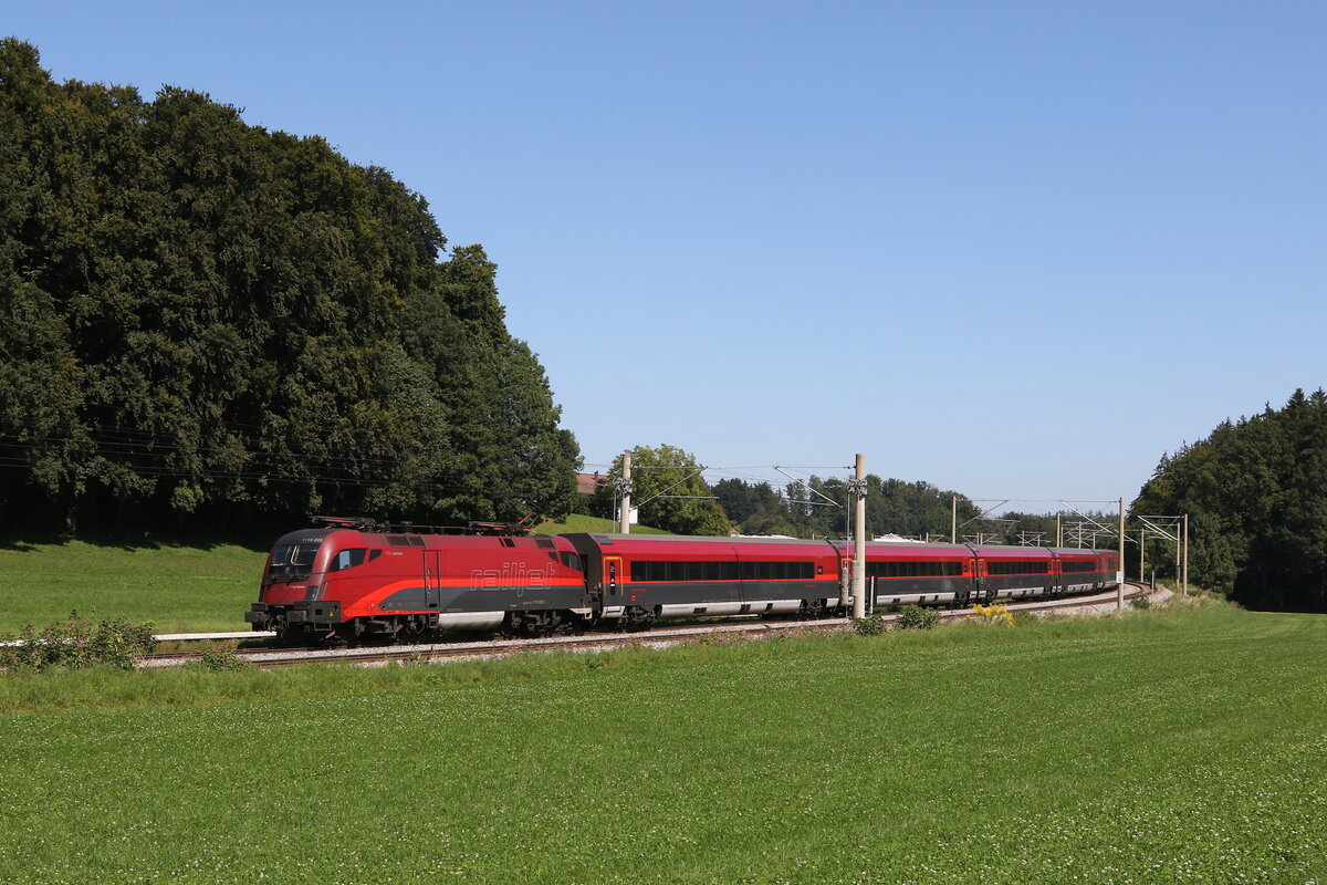 1116 222 aus Salzburg kommend am 6. September 2023 bei Axdorf.