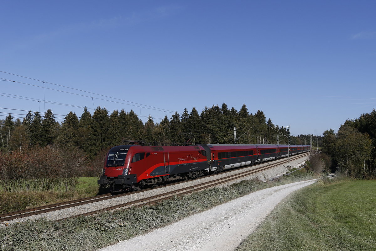 1116 226 mit einem  Railjet  aus Salzburg kommend am 22. Oktober 2018 bei Grabensttt.