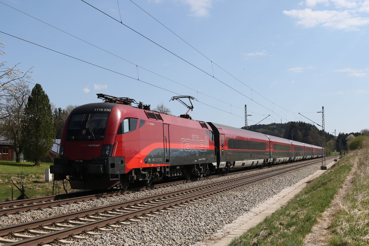 1116 230 aus Salzburg kommend am 12. April 2020 bei Grabenst�tt.