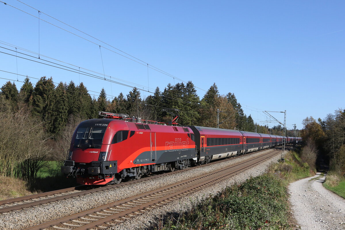1116 234 aus Salzburg kommend am 31. Oktober 2022 bei Grabenst�tt im Chiemgau.