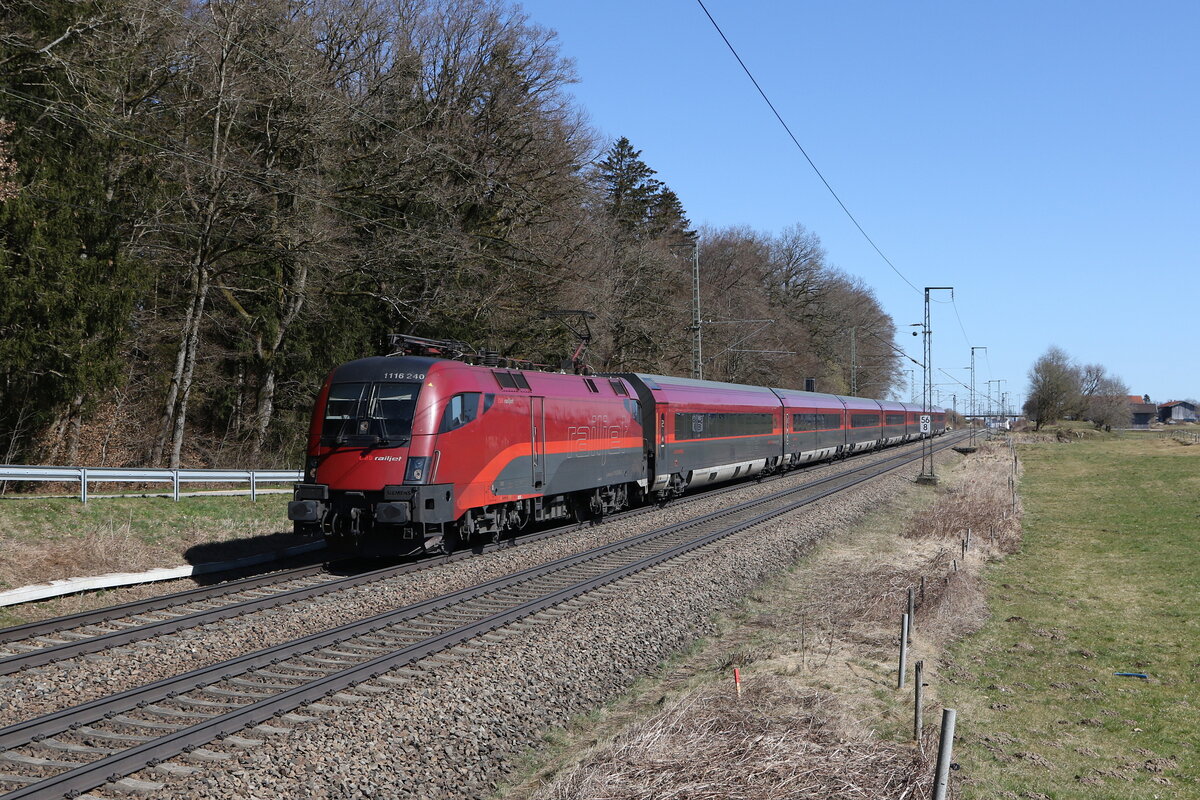 1116 240 aus Salzburg kommend am 20. M�rz 20225 bei Hufschlag.