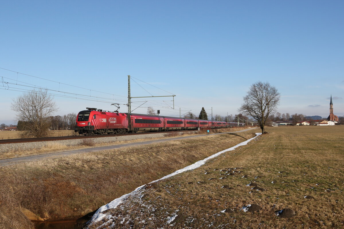 1116 251  100 Jahre �BB  aus Salzburg kommend am 30. Januar 2026 bei �bersee am Chiemsee.