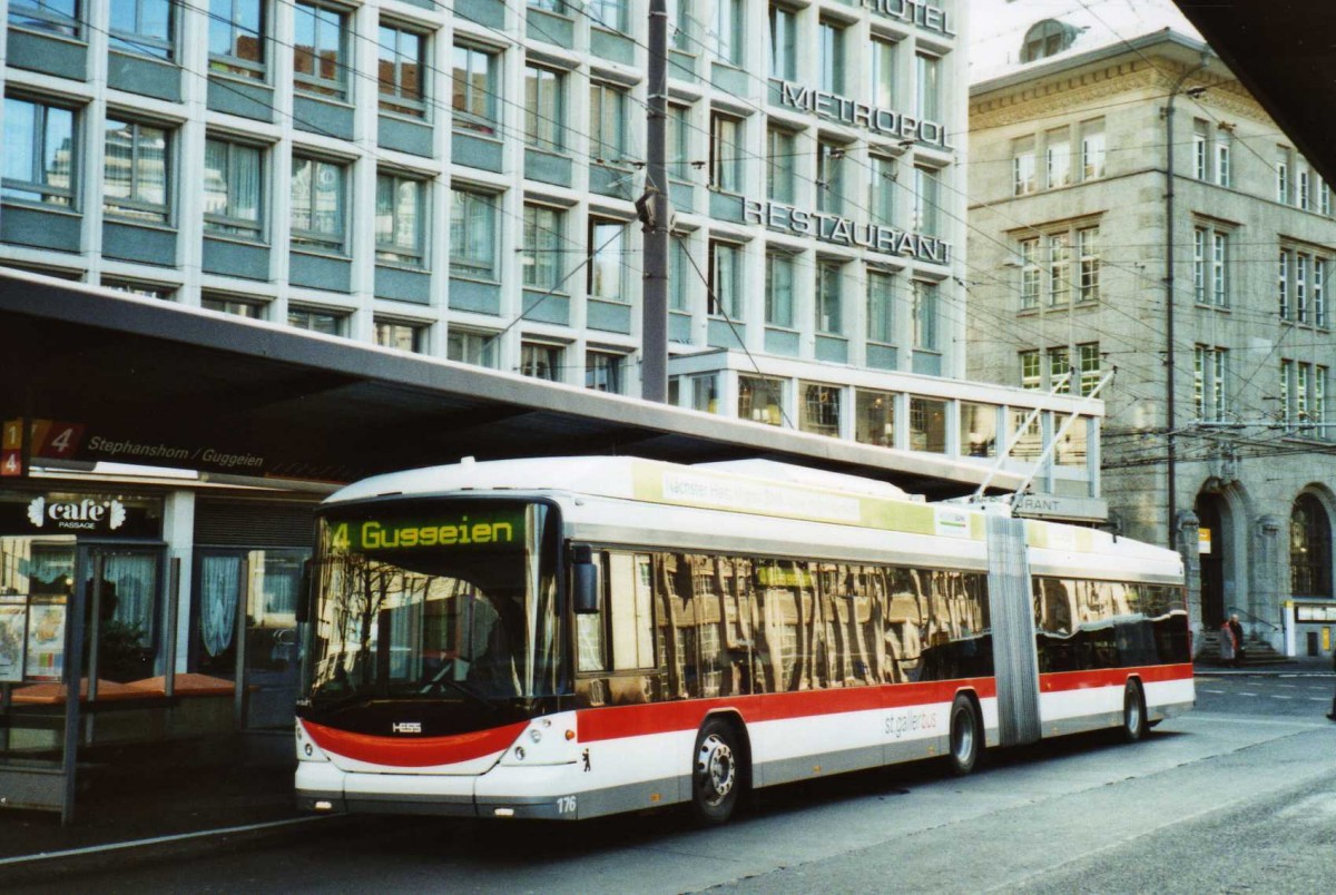 (113'923) - St. Gallerbus - Nr. 176 - Hess/Hess Gelenktrolleybus am 17. Januar 2009 beim Bahnhof St. Gallen