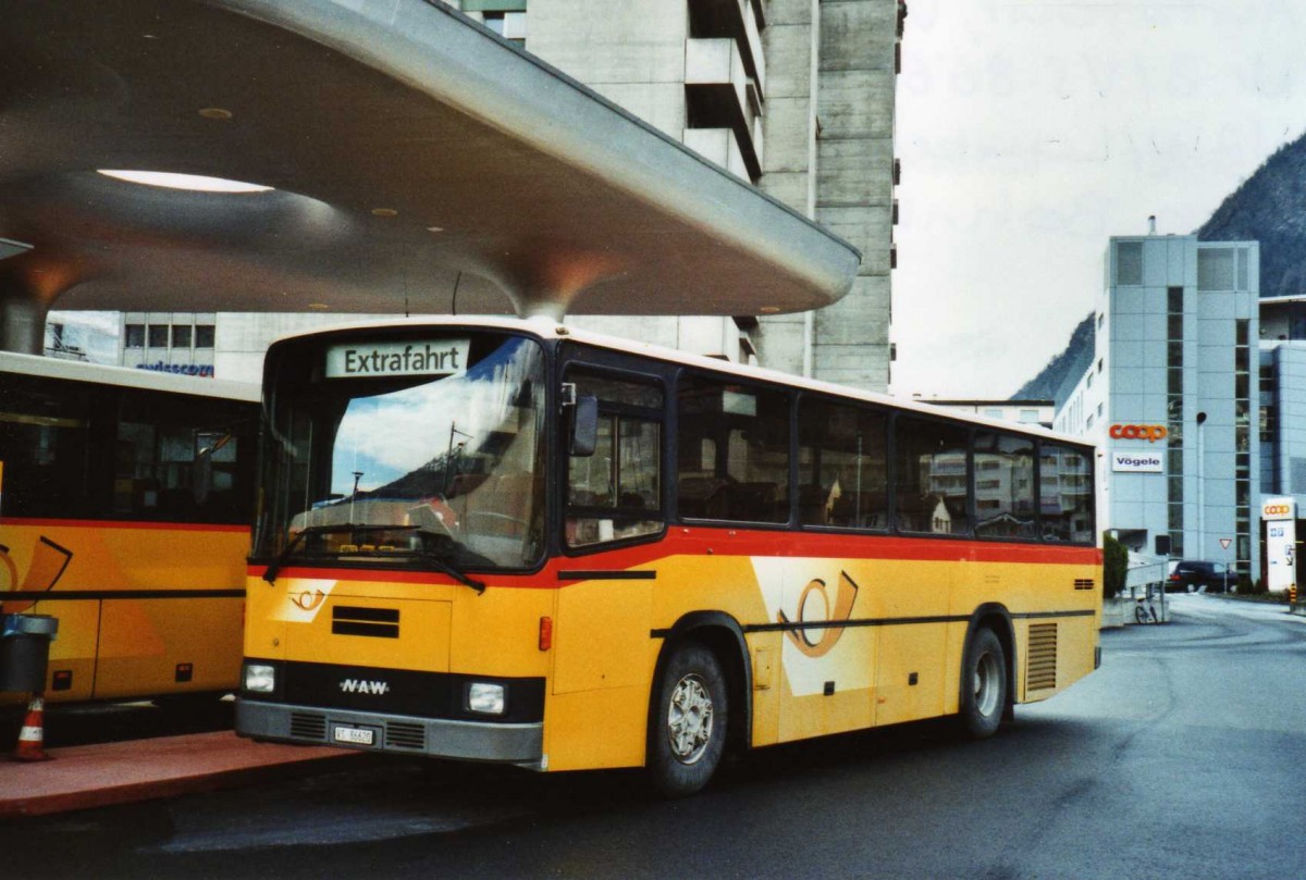 (115'522) - Autotour, Visp - Nr. 3/VS 86'620 - NAW/Lauber (ex Lehner, Brchen Nr. 3) am 30. Mrz 2009 beim Bahnhof Visp