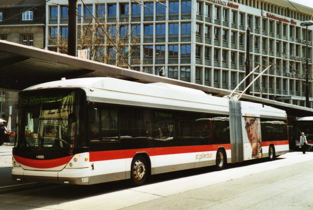 (116'011) - St. Gallerbus, St. Gallen - Nr. 180 - Hess/Hess Gelenktrolleybus am 22. April 2009 beim Bahnhof St. Gallen