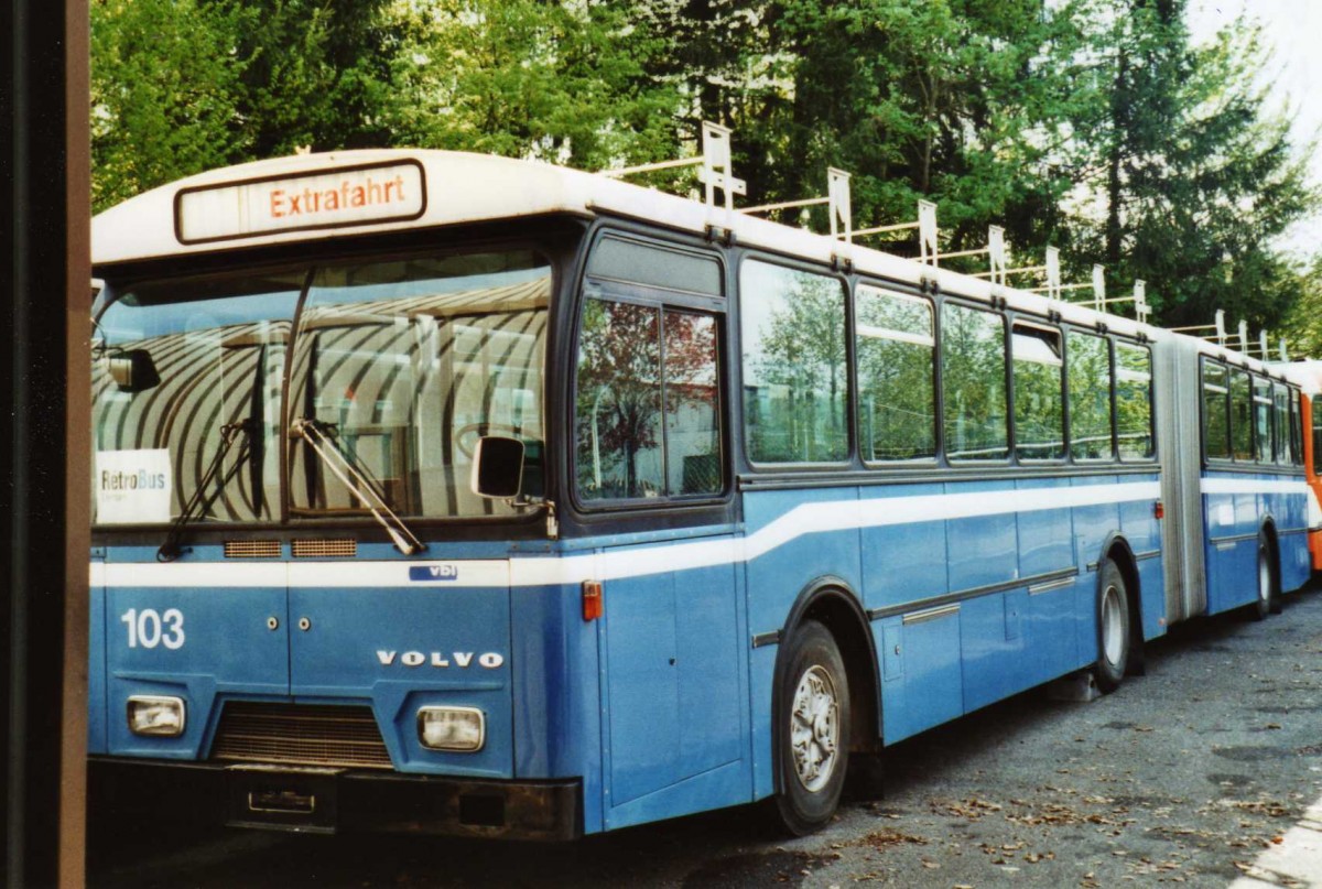 (116'125) - VBL Luzern (Rtrobus) - Nr. 103 - Volvo/Hess am 25. April 2009 in Bressonnaz, Rtrobus