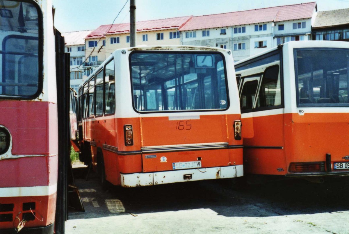 (116'932) - Tursib, Sibiu - Nr. 165/SB 02 JTW - Volvo/Hess am 27. Mai 2009 in Sibiz, Depot