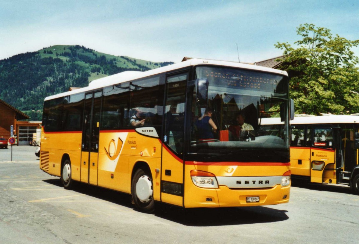 (117'633) - Kbli, Gstaad - BE 330'862 - Setra am 14. Juni 2009 beim Bahnhof Gstaad