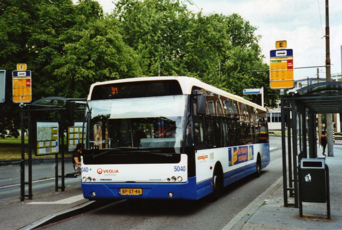 (118'205) - VEOLIA - Nr. 5040/BP-ST-46 - VDL Berkhof am 5. Juli 2009 beim Bahnhof Arnhem