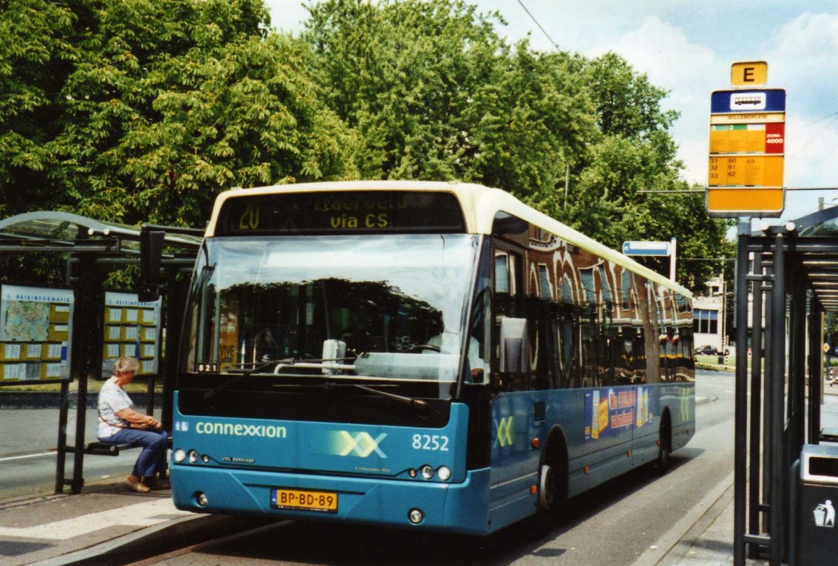 (118'212) - Connexxion - Nr. 8252/BP-BD-89 - VDL Berkhof am 5. Juli 2009 beim Bahnhof Arnhem