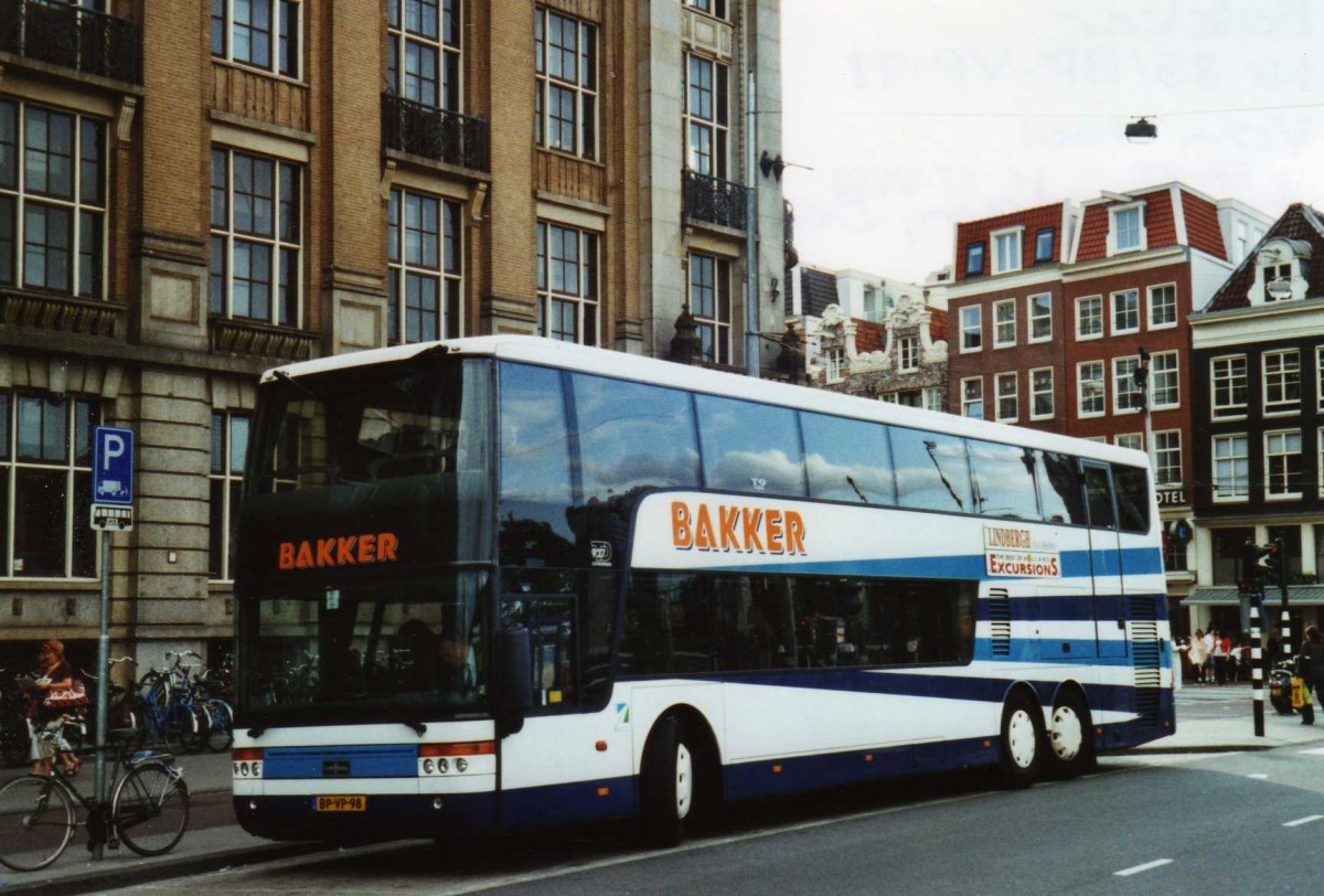 (118'403) - Bakker, Wormerveer - Nr. 85/BP-VP-98 - Van Hool am 6. Juli 2009 beim Bahnhof Amsterdam